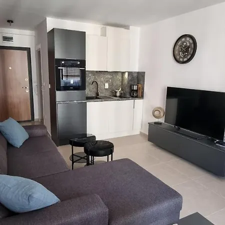 Balcony Bliss: The Black Sea Pearl * スヴェティ・ヴラス