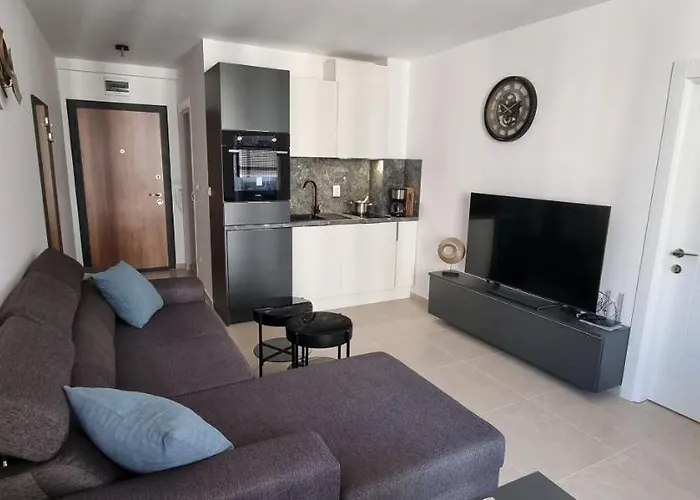 Balcony Bliss: The Black Sea Pearl * 스베티 블라스