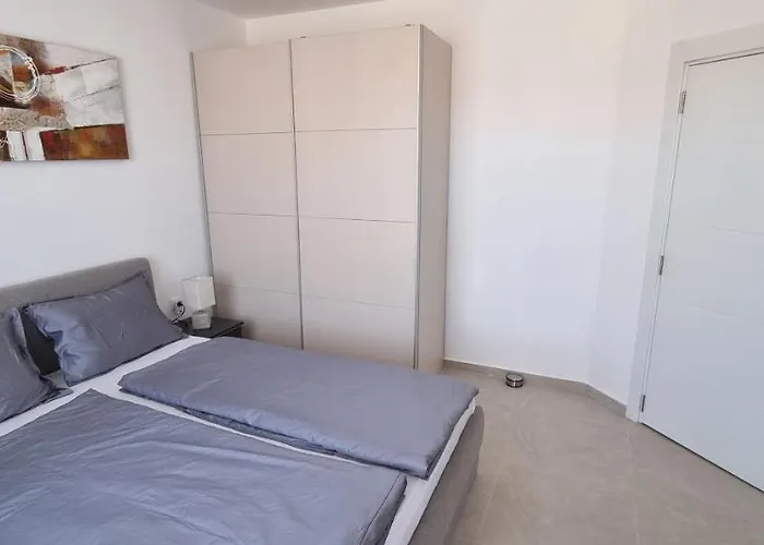 Balcony Bliss: The Black Sea Pearl 스베티 블라스