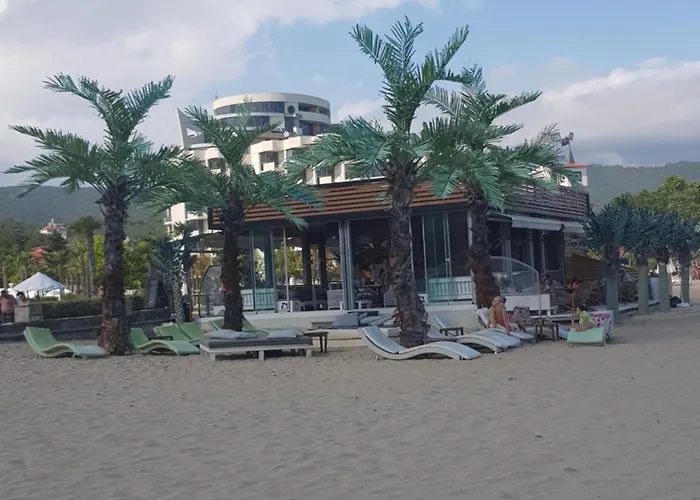 아파트 Balcony Bliss: The Black Sea Pearl